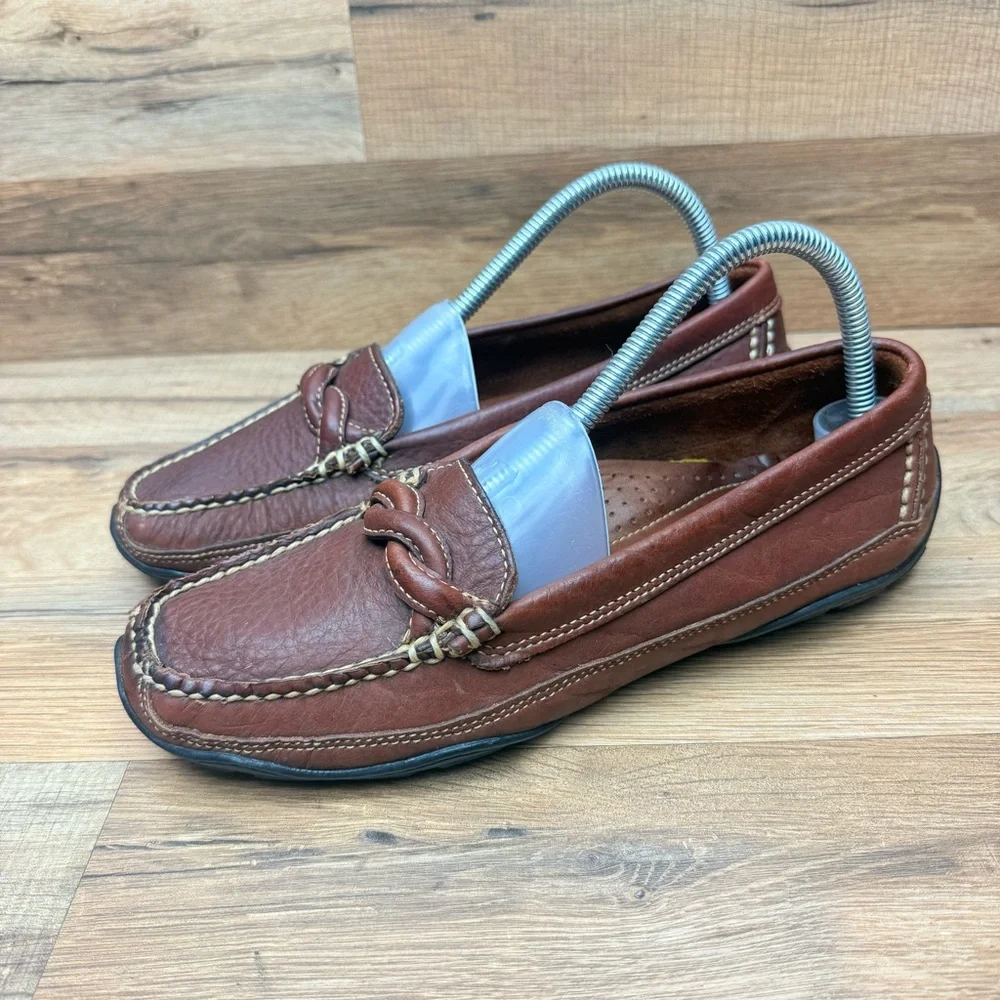 LL Bean women size 8.5 Brown Leather Boat Shoes Loafers Slip On Casual Comfort